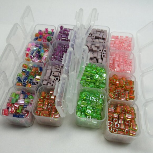 Miyuki 4mm cube beads - Picture 1 of 13